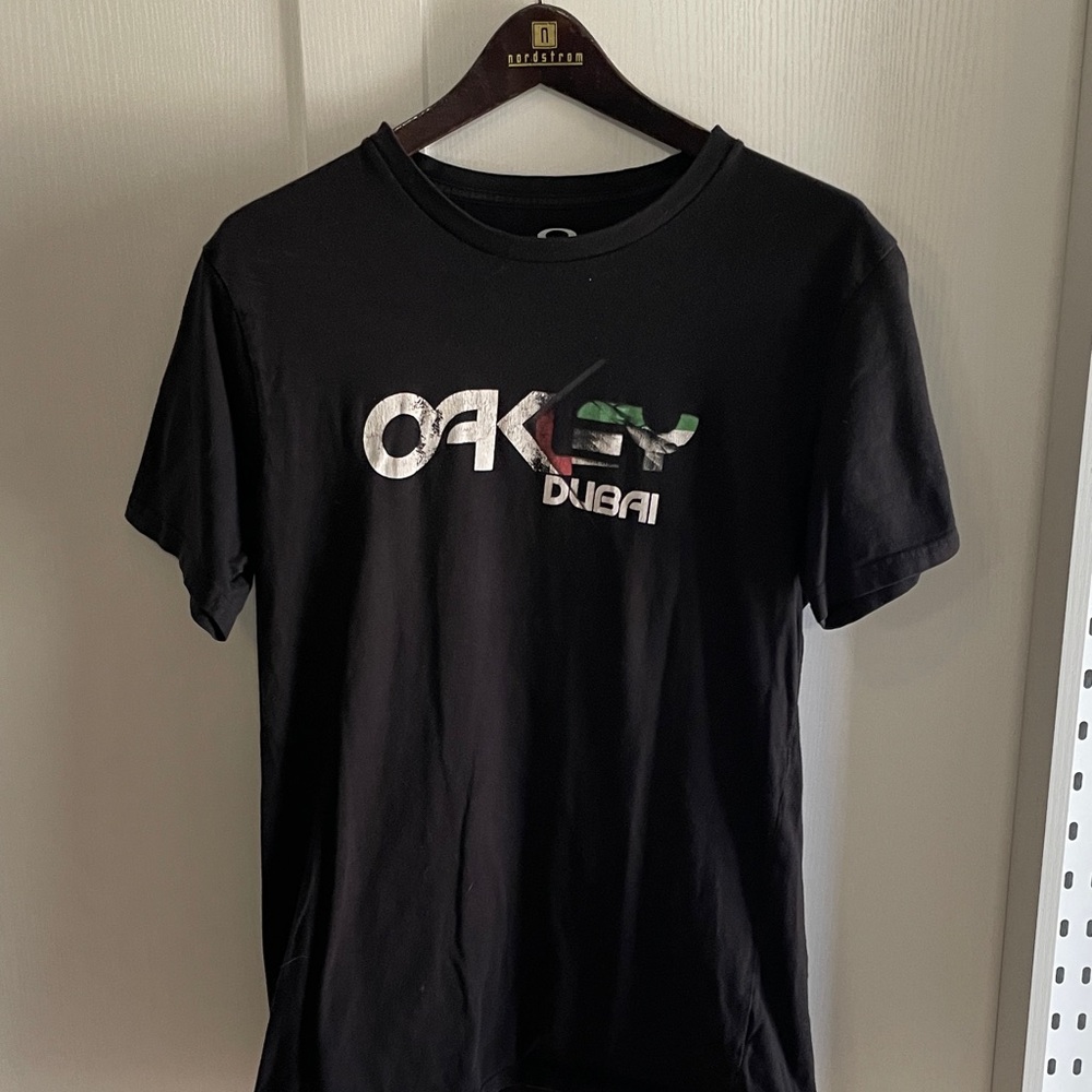 Oakley Dubai Black Graphic Men's Tee
